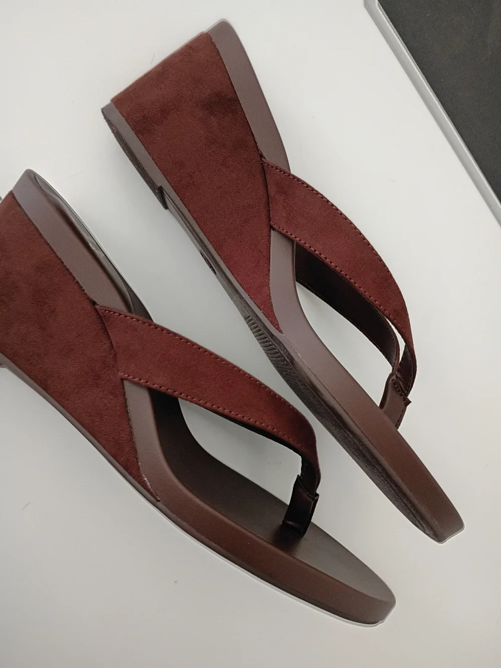 A New Day Women's Brown Wedge/Suede Thong Sandals🤎